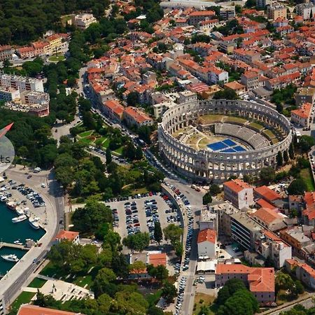 Parkside Apartments Pula Exterior foto